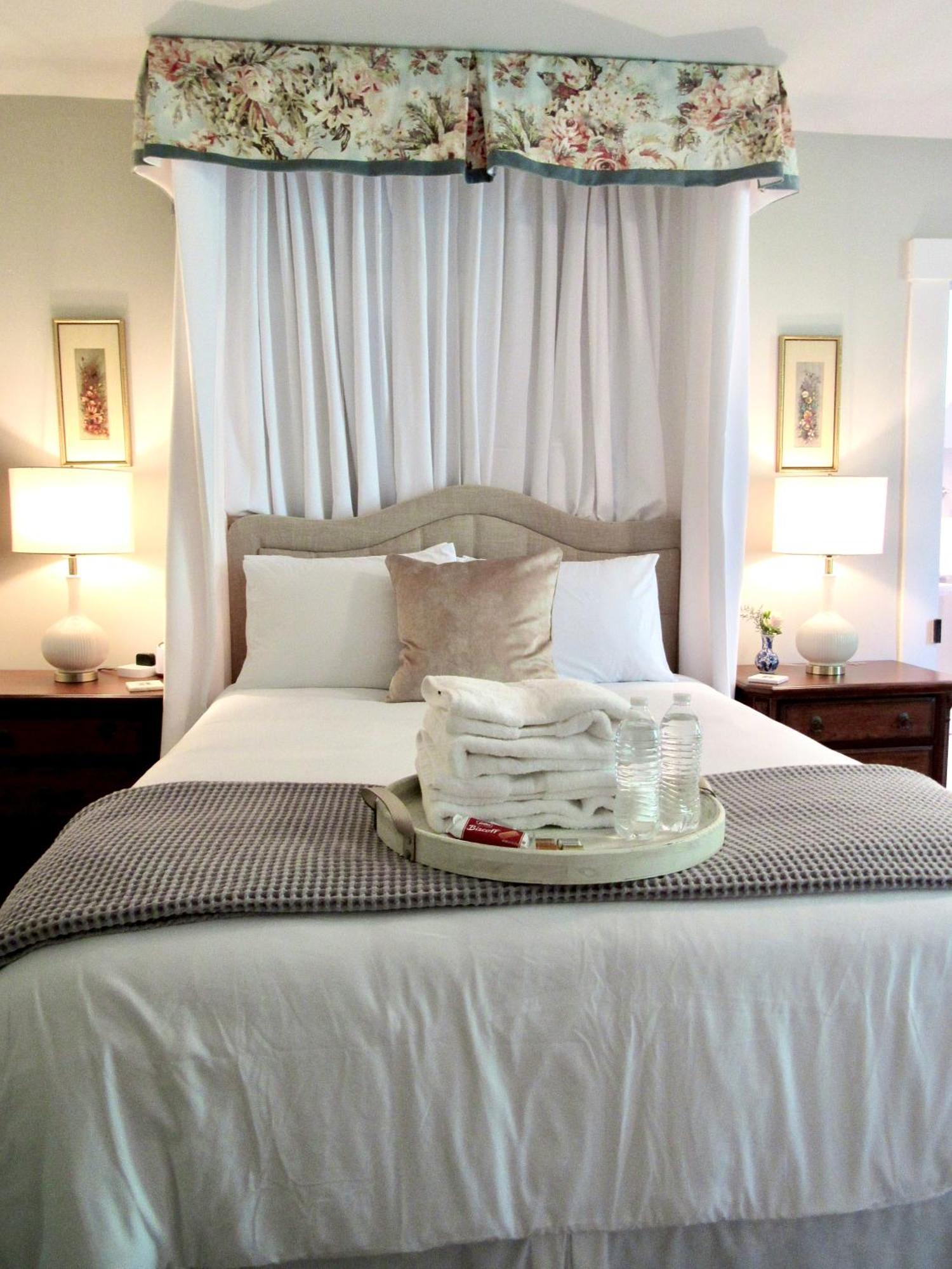 Rose Hill 3*